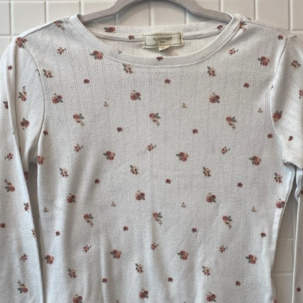 No Comment Studio White Floral Knit Long Sleeve Top